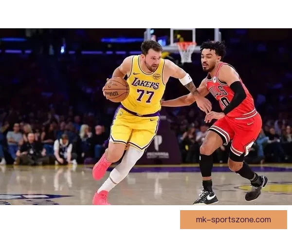 雷迪克赞东契奇末节表现堪称教科书 詹姆斯状态让自己感到身材走样